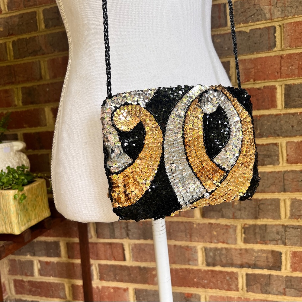🐦‍🔥2 for $20🐦‍🔥 Vintage 1980’s black and gold sequin mini crossbody